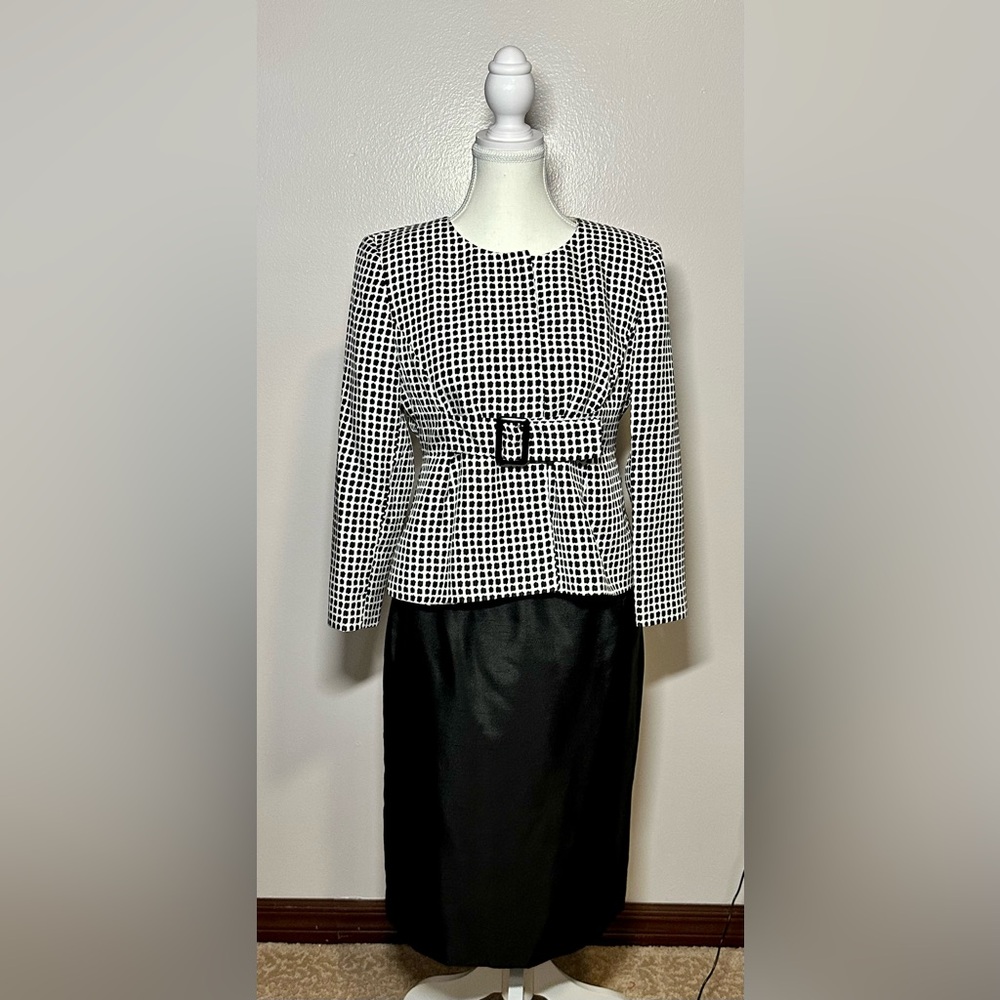 Le Suit Black and White Skirt Set